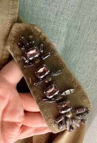 Sahariana Zara con pedrería verde militar