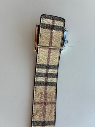 Cinturón Burberry Negro y Plateado