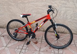 Bicicleta MTB 26” con suspensión. Buen estado.