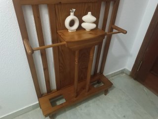 Perchero de entrada de madera