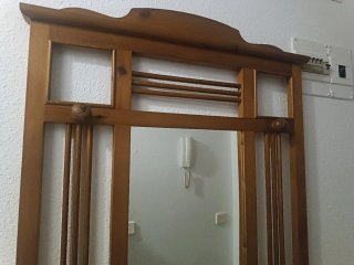 Perchero de entrada de madera