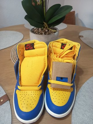 Zapatillas Jordan Azul y Amarillo Originales