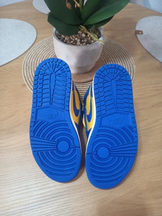Zapatillas Jordan Azul y Amarillo Originales
