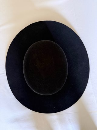 Sombrero de lana negro