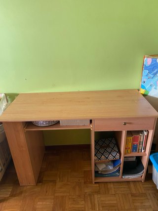Escritorio de estudio de madera