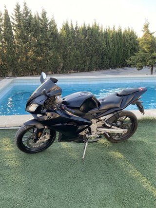 Aprilia RS50 Negra Deportiva