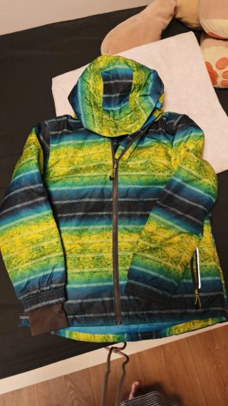 Chaqueta Moncler azul con parches, incluye capucha