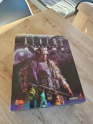 Caja Vacía Hot Toys Marine Colonial Aliens Apone