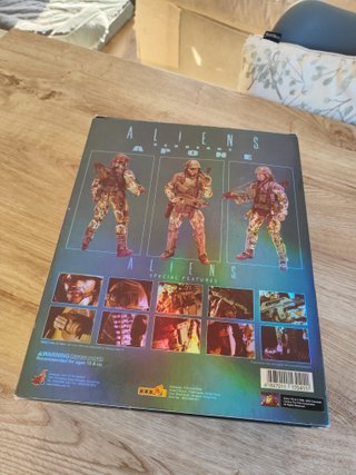 Caja Vacía Hot Toys Marine Colonial Aliens Apone