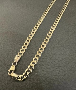 Cadena de oro estilo cubano
