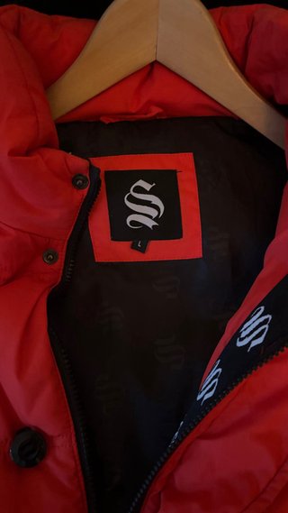 Abrigo Rojo SikSilk con Capucha y Logo
