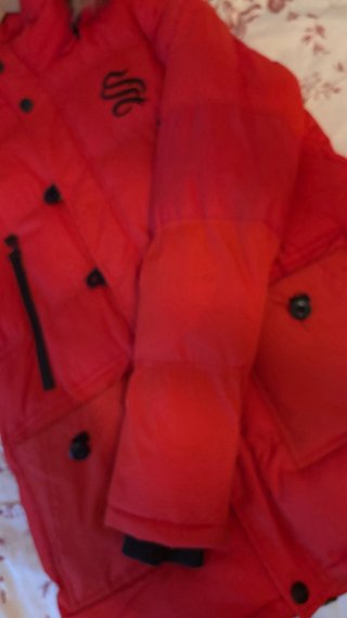 Abrigo Rojo SikSilk con Capucha y Logo