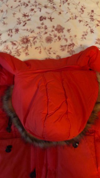 Abrigo Rojo SikSilk con Capucha y Logo