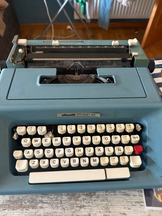 Máquina de escribir Olivetti Studio 46