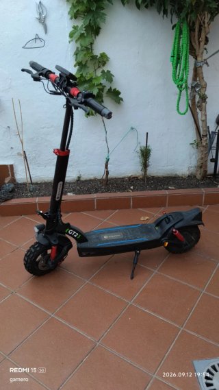 Patinete eléctrico GT2 con matrícula .