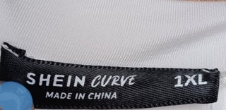 Camiseta Blanca Plisada Shein Curve 1XL Elegante