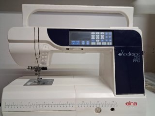 Máquina de coser Elna eXcellence 730PRO
