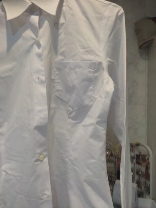 Dos Camisas blancas de manga corta y larga mujer