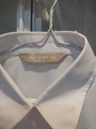 Dos Camisas blancas de manga corta y larga mujer