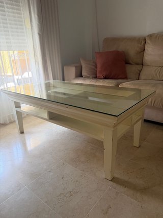 Mesa de centro y mueble de tv de madera maciza.