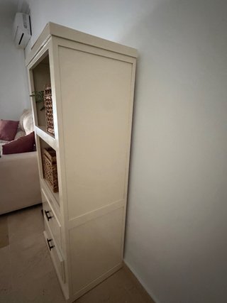 Mesa de centro y mueble de tv de madera maciza.