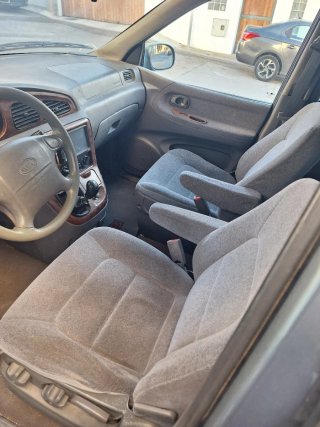 KIA Carnival 2000