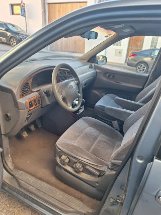 KIA Carnival 2000
