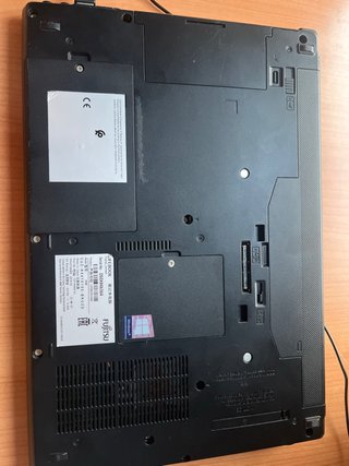 Fujitsu LIFEBOOK E546 Portátil Gris