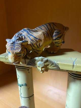 Figura Lara Croft Diorama y Tigre, Playmates