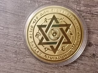Moneda Cleopatra Egipcia Dorada