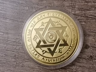 Moneda Cleopatra Egipcia Dorada