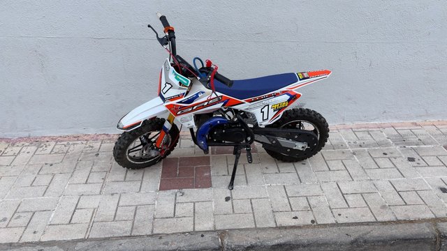 Minimoto Rebelmaster Blanca y Azul
