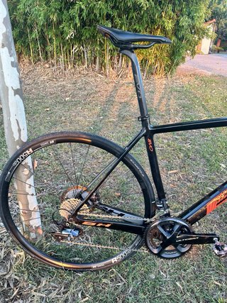 PACK BH Ultralight Evo Carbono + REGALO EQUIPACIÓN
