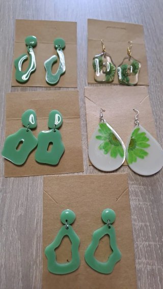 Pendientes de resina