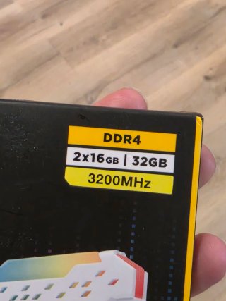 Corsair Vengeance RGB Pro 32GB (2x16GB) precintada