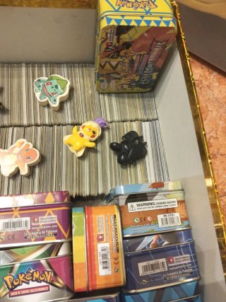 Pokemon cartas latas gomas
