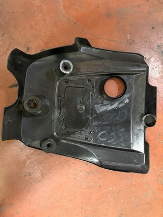 Tapa motor TDI Seat fr