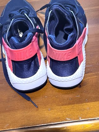 PRECIOSAS ZAPATILLAS NIKE HUARACHE