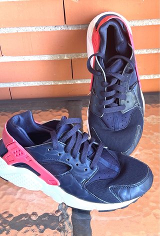 PRECIOSAS ZAPATILLAS NIKE HUARACHE