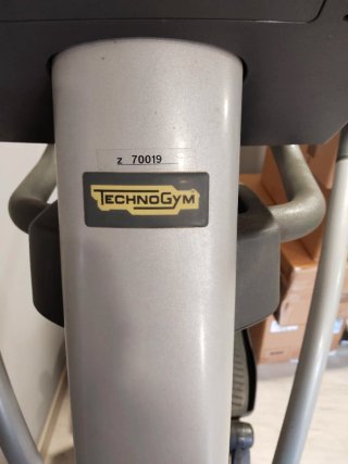 Elíptica profesional Technogym