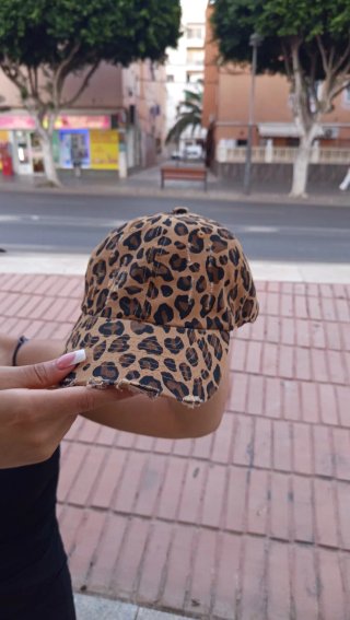 Gorra animal print 10€