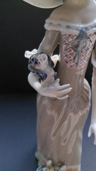 Figura Dama con Perro Casades