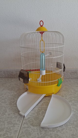 Jaula para pájaros con bandeja
