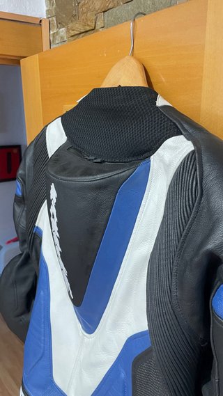 Mono de moto Spidi azul, negro y blanco