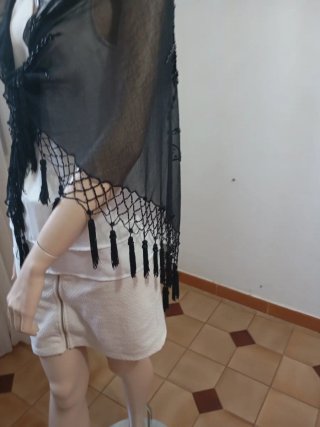 Chal antiguo seda y cuentas de azabache antiguo