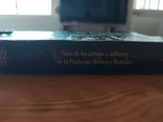 GUÍA DE LOS ARBOLES Y ARBUSTOS DE LA PENÍNSULA IBÉ