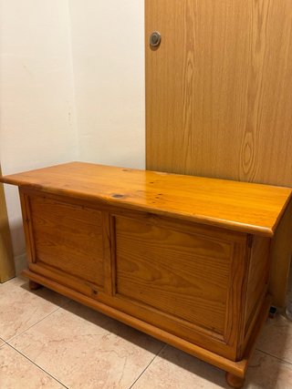 Baúl de madera maciza