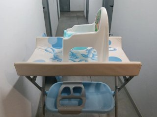 Bañera cambiador para bebé azul