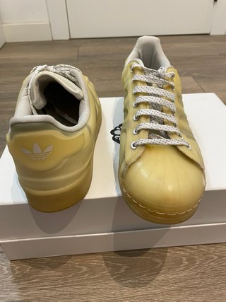 Zapatilla Adidas Superstar Talla 43 Beige/Gris