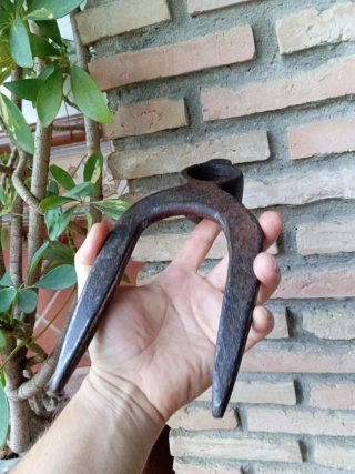 Horquilla antigua de metal